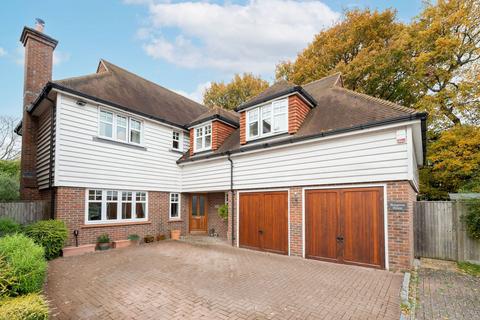 5 bedroom detached house for sale, Boxgrove House, Farthings Walk, Horsham RH12 1WR