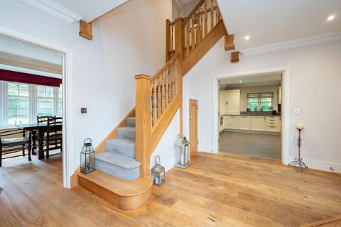 5 bedroom detached house for sale, Boxgrove House, Farthings Walk, Horsham RH12 1WR