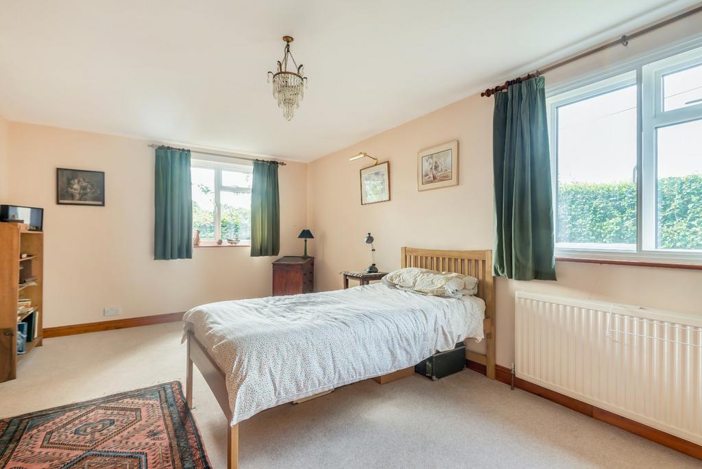 Dining/Bedroom 5