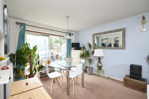 18 Gardner Road, Portishead, Bristol, BS20 7ER