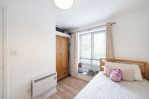 2 bedroom flat for sale, Barking IG11