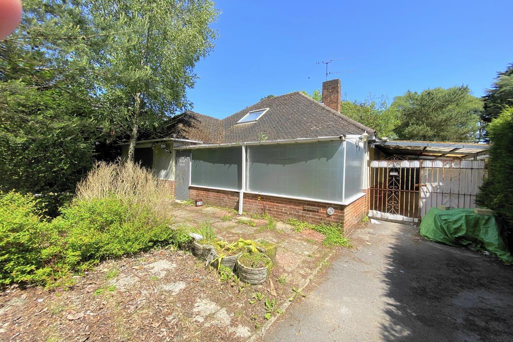 3 Bedroom Detached Bungalow in need of Total...