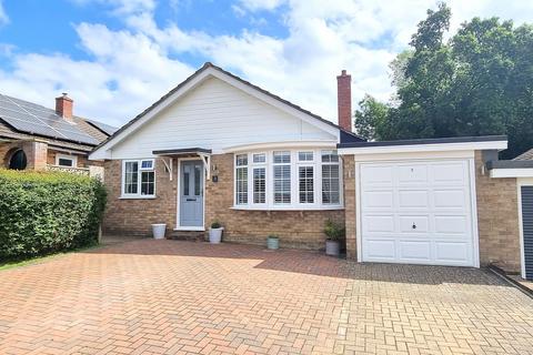 2 bedroom detached bungalow for sale, Hillcrest Close, Scaynes Hill, RH17