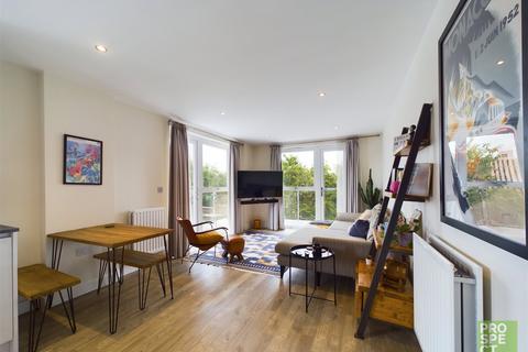 2 bedroom apartment to rent, Wallingford Way, Maidenhead, Berkshire, SL6
