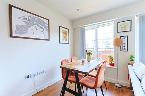 2 bedroom apartment for sale, East Drive, Colindale, NW9