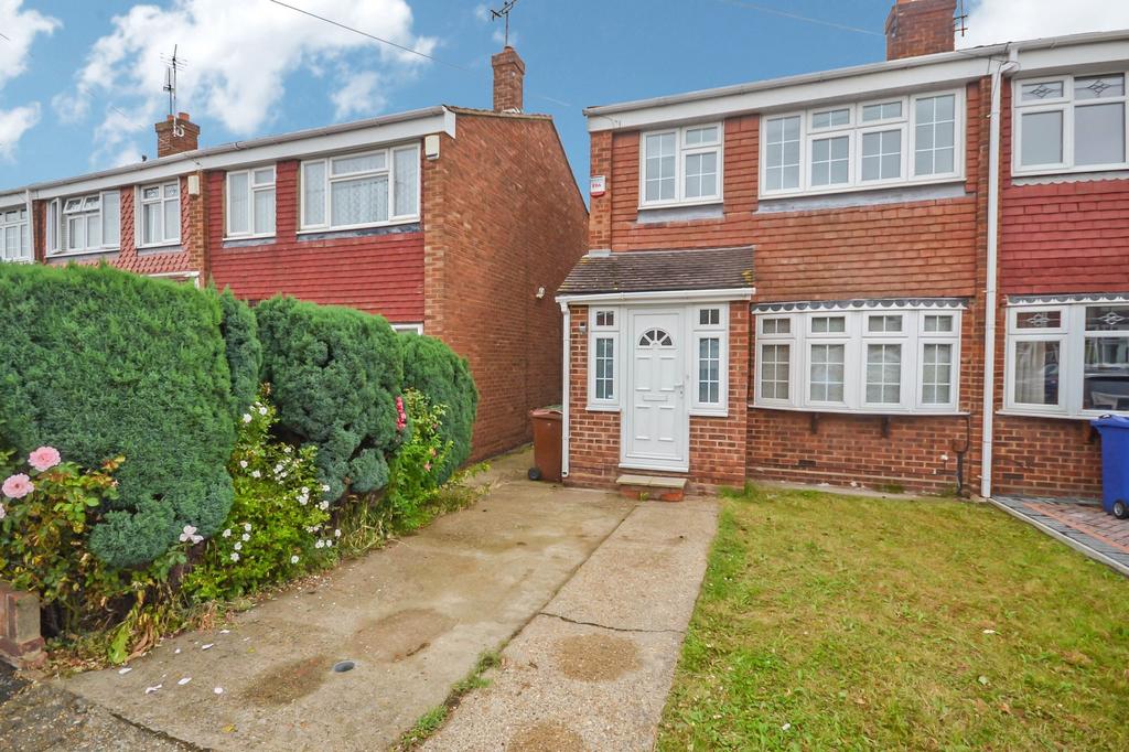 Silverdale East, StanfordLeHope, SS17 3 bed terraced house £1,500