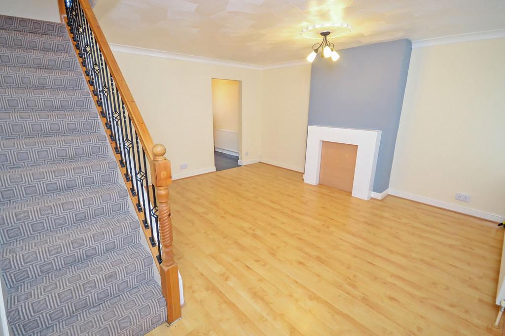 Silverdale East, StanfordLeHope, SS17 3 bed terraced house £1,500