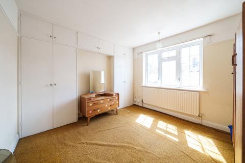 49 Idmiston Square, Worcester Park, KT4 7SX