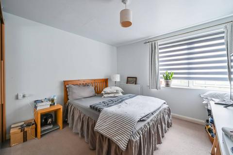 2 bedroom flat for sale, Fairlead House, Cassilis Road, Isle Of Dogs, London, E14