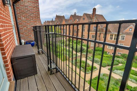 2 bedroom apartment for sale, Kings Drive, Midhurst, GU29