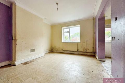 3 bedroom semi-detached house for sale, 11 South Ave, Rhyl, Denbighshire LL18 1HU
