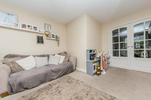 3 bedroom terraced house for sale, Woollin Avenue, Tingley, Wakefield