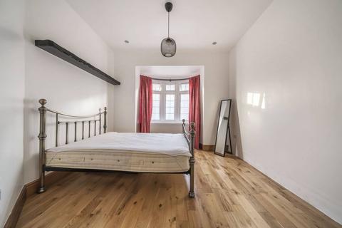 2 bedroom flat to rent, Biscay Road, Barons Court, London, W6