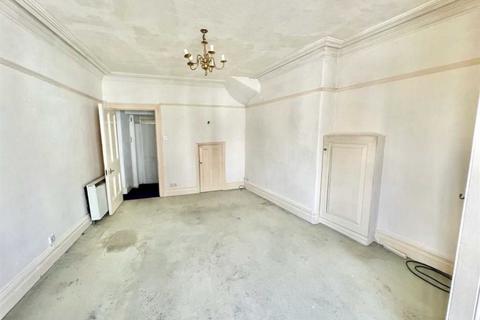 2 bedroom flat for sale, Denbigh Street, Llanrwst LL26