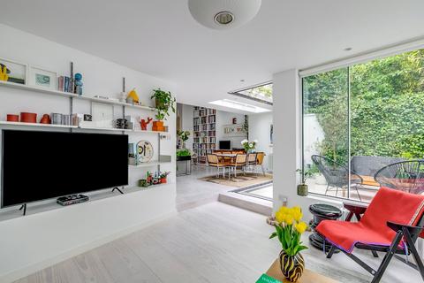 4 bedroom terraced house for sale, Willoughby Road, Hampstead Village