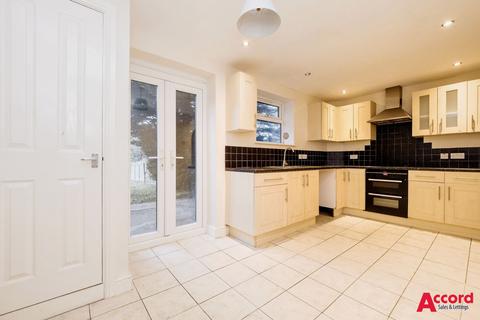 3 bedroom terraced house for sale, Barnstaple Road, Romford, RM3