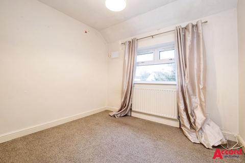 92 Barnstaple Road, Romford, RM3 7TH