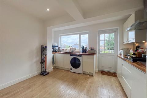138 Stroud Road, Shirley, Solihull, B90 2JX