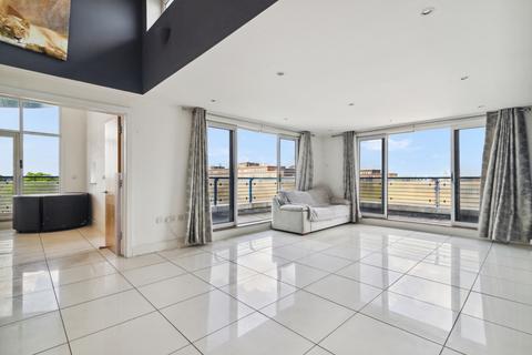 2 bedroom penthouse for sale, Lumiere Court, 209 Balham High Road, London, SW17