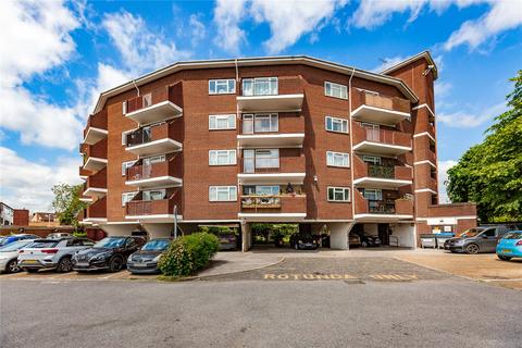 1 bedroom apartment for sale, Yew Tree Gardens, Romford, RM7