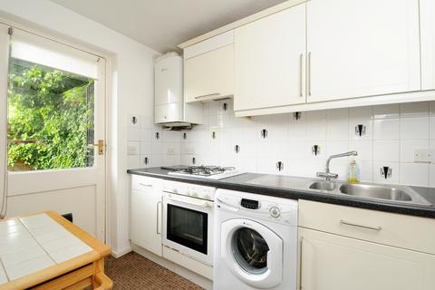 1 bedroom flat to rent, Valmar Road, Camberwell SE5