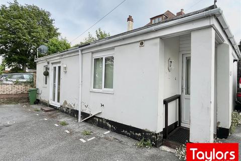 1 bedroom detached bungalow for sale, 14 Sands Road, Paignton TQ4
