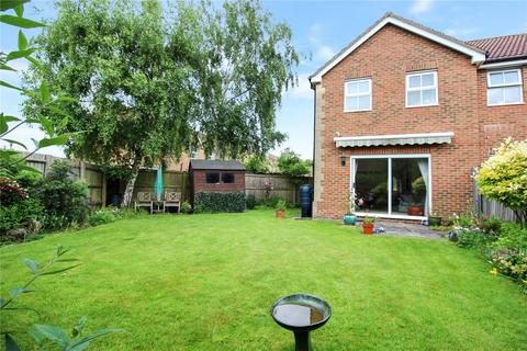 3 bedroom end of terrace house for sale, Pickford Way, Wiltshire SN25