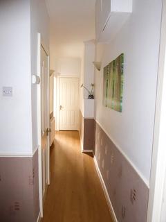 3 bedroom flat to rent, Castle Court, Stirling, FK8