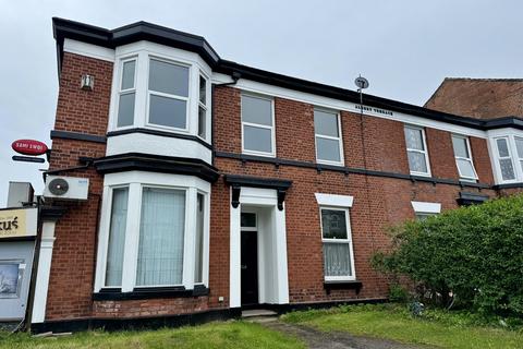 4 bedroom semi-detached house to rent, Southport PR9