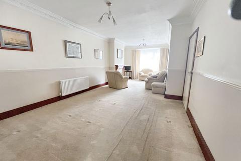 2 bedroom bungalow for sale, Firtree Crescent, Forest Hall, Newcastle upon Tyne, Tyne and Wear, NE12 7JU