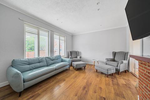 6 Grange Close, Guildford, GU2 9QJ