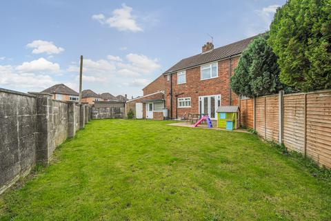 6 Grange Close, Guildford, GU2 9QJ