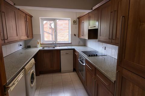 2 bedroom flat to rent, Park Avenue, Watford, WD18