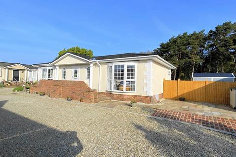 2 bedroom park home for sale, Wareham Road, Poole Dorset BH16 6JS