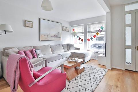 12 Pine Grove, London, SW19 7HE