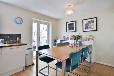 12 Pine Grove, London, SW19 7HE