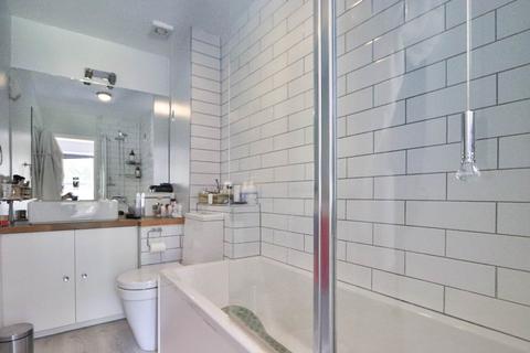 12 Pine Grove, London, SW19 7HE