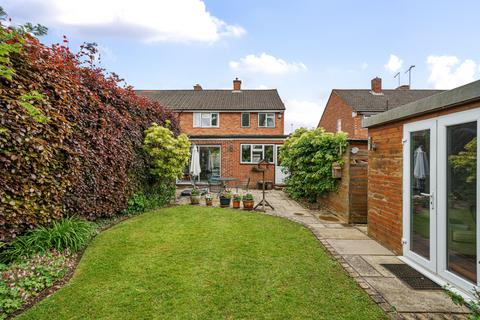 65 Hazell Way, Stoke Poges, Slough, SL2 4DG