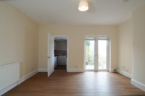 3 bedroom end of terrace house to rent, Kingswood, Bristol BS15