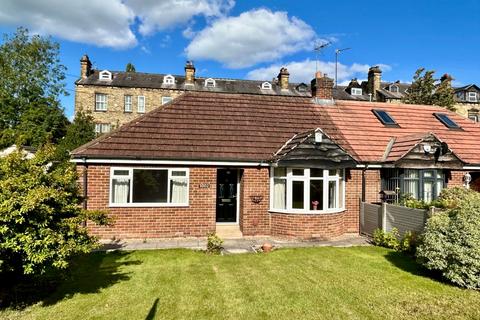 2 bedroom bungalow for sale, Bradford Road, Birstall, West Yorkshire, WF17