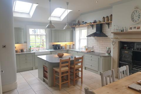 Bashfield Farmhouse Kelbrook Road, Salterforth, Barnoldswick, BB18 5TG