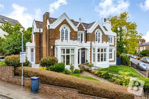 30b Clarence Place, Gravesend, DA12 1LB