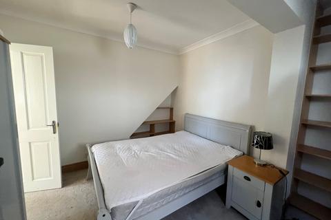1 bedroom flat to rent, Byng Drive, Potters Bar, EN6