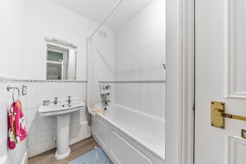 2 bedroom flat to rent, The Cut, London, SE1