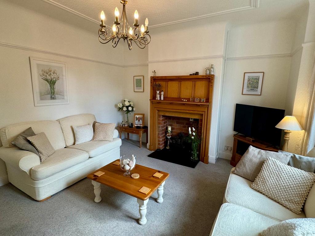 Three Elms Road, Hereford, HR4 3 bed semidetached house for sale £