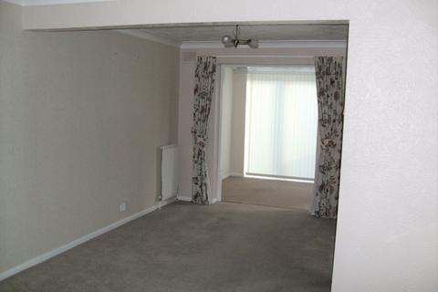 3 bedroom semi-detached house to rent, Devon Close, Rainham ME8