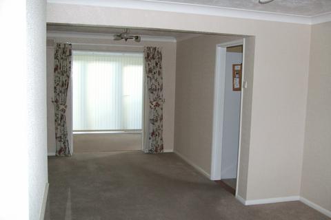 3 bedroom semi-detached house to rent, Devon Close, Rainham ME8