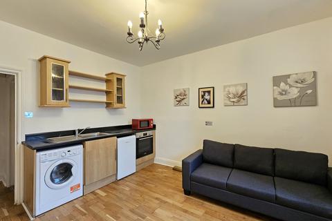 1 bedroom apartment to rent, Queensborough Terrace, Bayswater W2