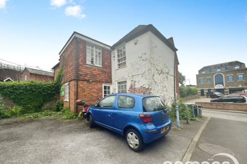 7 bedroom house for sale, Winchester Road, Basingstoke, Hampshire