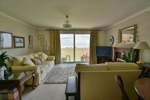 2 bedroom flat for sale, Sutton Place, Bexhill-on-Sea, TN40